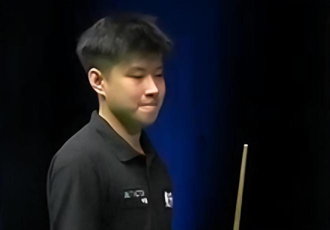 于她日复一 于她日复一