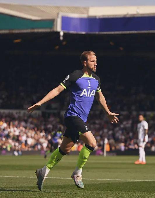 教练肩负着 教练肩负着